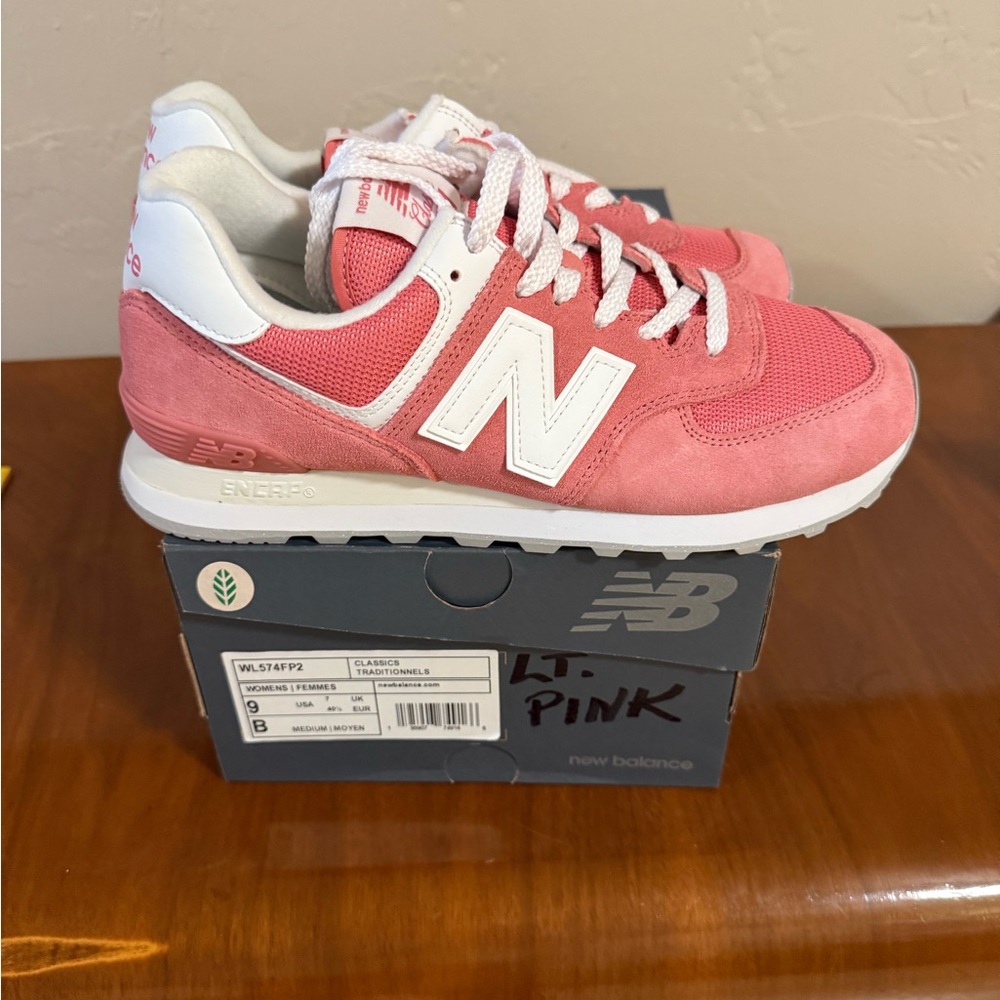 New Balance 574 Classic size 9 pink nwt